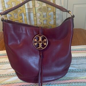 Tory Burch Miller Metal Logo Hobo